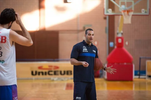 Bruno Savignani estreia como técnico do UniCeub/BRB neste sábado (9/1), contra o Minas