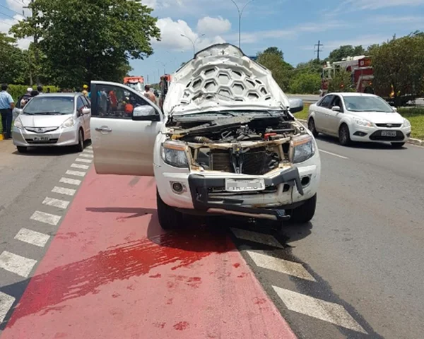 Ciclista morre após ser atropelado por camionete no Lago Sul