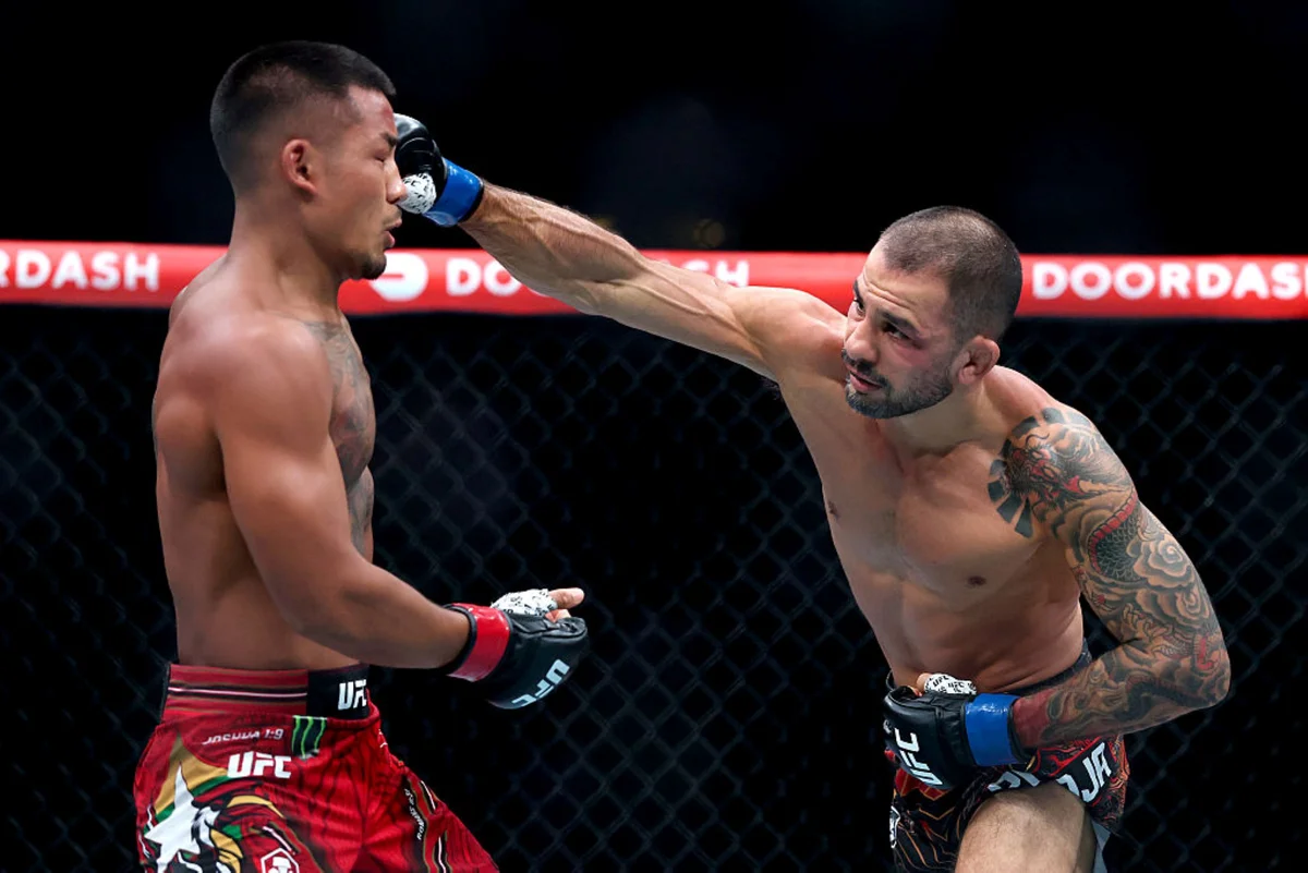UFC 331: Joshua Van derrota Alexandre Pantoja e segue campeão do peso-mosca - imagem 1 UFC 331: Joshua Van derrota Alexandre Pantoja e segue campeão do peso-mosca - imagem 1