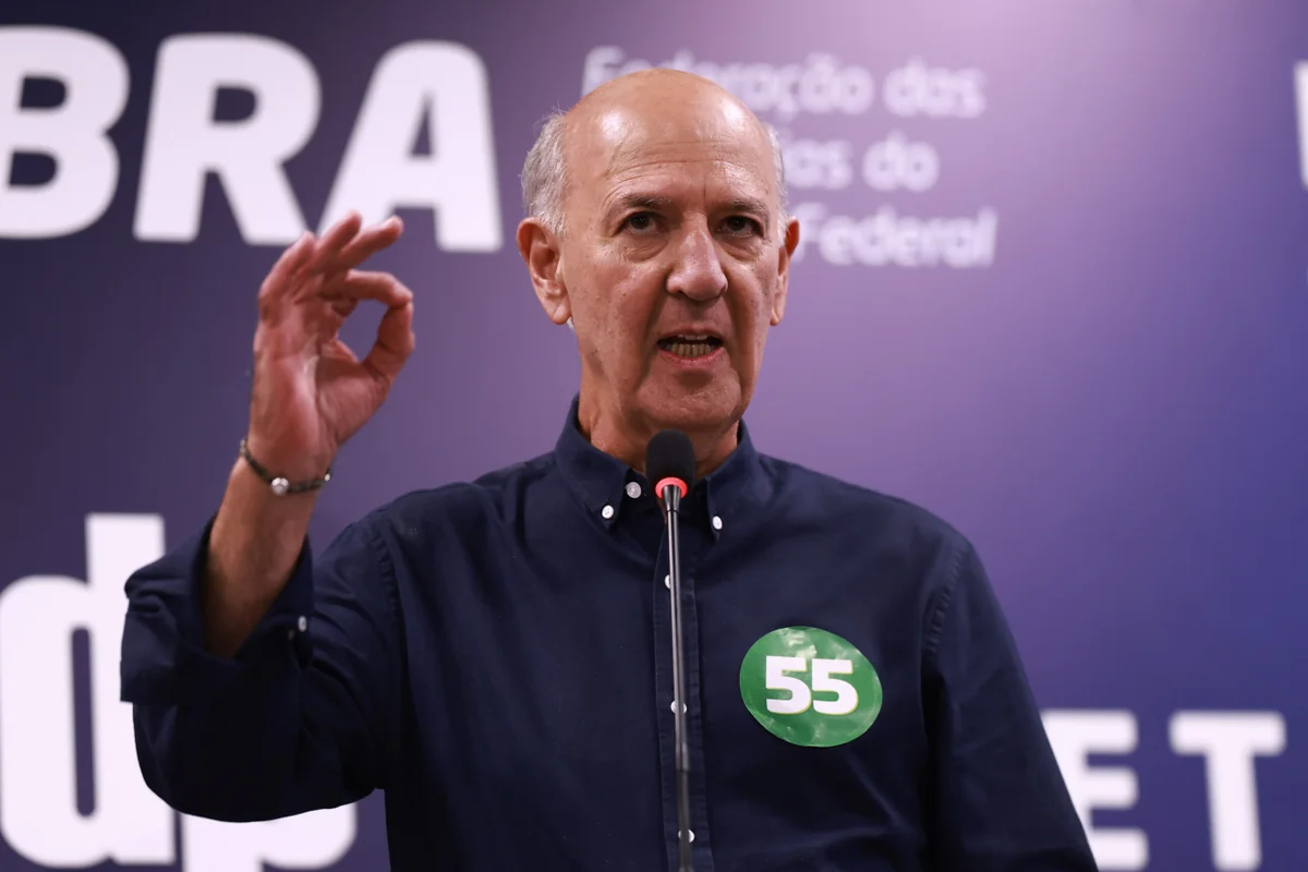 Arruda Propõe Redução de Secretarias e Comissionados em Proposta de Governo