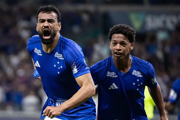 Brasileirão: Fabrício Bruno marca e Cruzeiro vence o Remo no Mineirão
