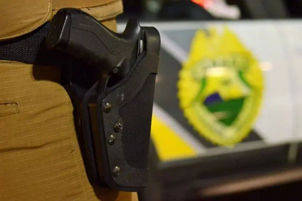 Imagem colorida de arma