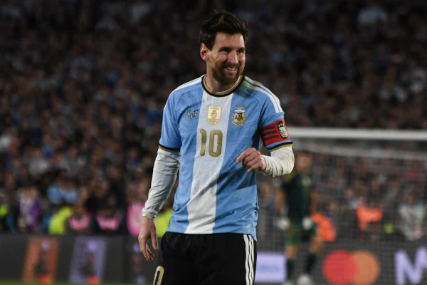 Foto colorida de Lionel Messi - Metrópoles