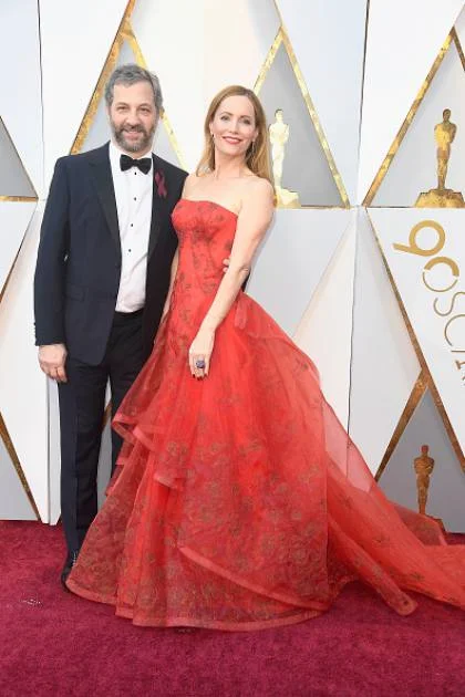 Judd Apatow e Leslie Mann, de Zac Posen Judd Apatow e Leslie Mann, de Zac Posen