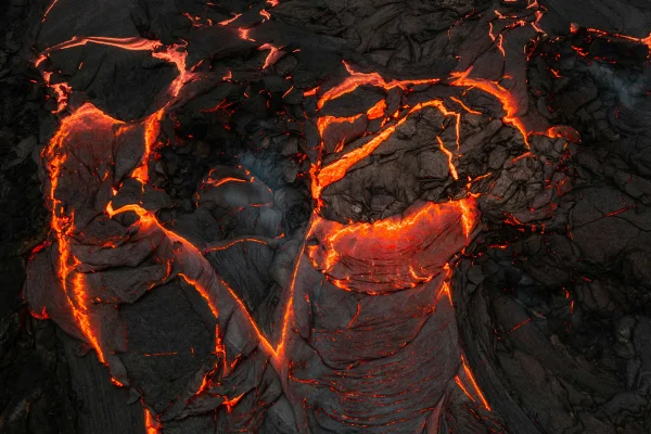 Imagem colorida de lava - Metrópoles