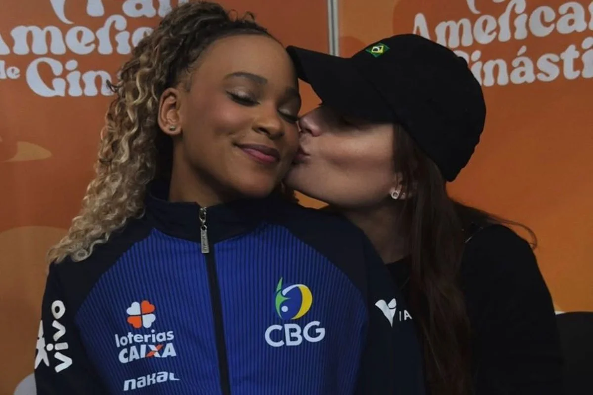 Rebeca Andrade se declara para mulher; equipe nega que seja namorada - imagem 1 Rebeca Andrade se declara para mulher; equipe nega que seja namorada - imagem 1