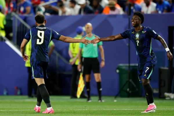 Brasil vai para o intervalo com 3 x 0 sobre o Haiti na Copa do Mundo