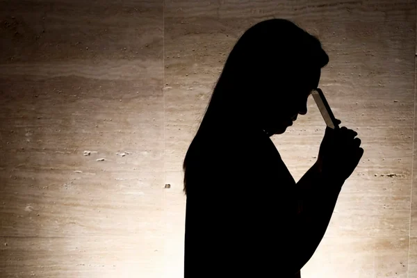 Polícia mira rede criminosa virtual que estuprava e torturava mulheres