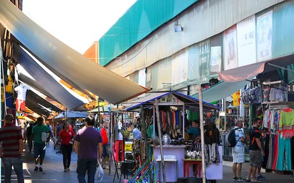 Comerciante é esfaqueado em briga na Feira dos Importados - destaque galeria Comerciante é esfaqueado em briga na Feira dos Importados - destaque galeria