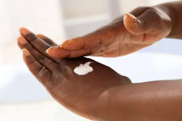 Como a indústria cosmética fomentou o racismo