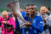 Nicolas Jackson foi campeão da Conference League e do Mundial pelo Chelsea