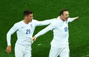 Ross Barkley e Wayne Rooney pela seleção inglesa