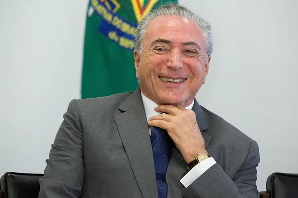 Após gravações, Temer consegue conter debandada da base aliada