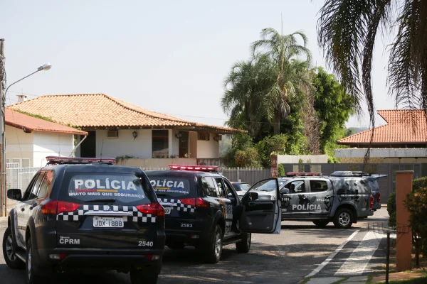 Governador reúne cúpula da segurança para discutir medidas contra onda de violência no DF