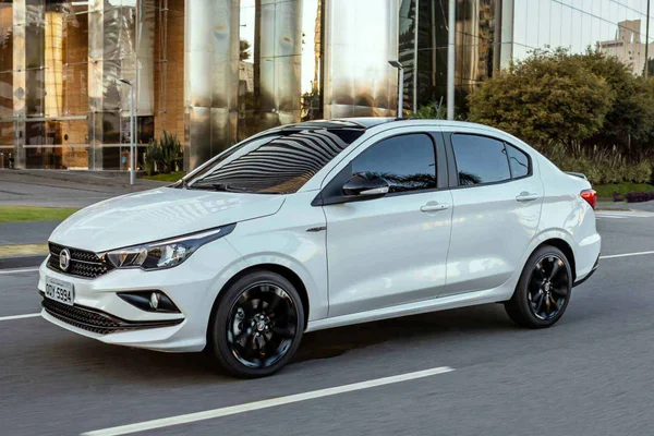 Fiat lança Cronos HGT, a versão esportiva da linha