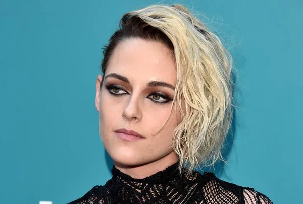 Atriz Kristen Stewart e St. Vincent são o novo casal de Hollywood