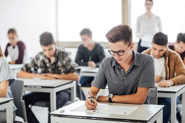Mais de 16 mil bolsas para cursos de graduação estão disponíveis no DF