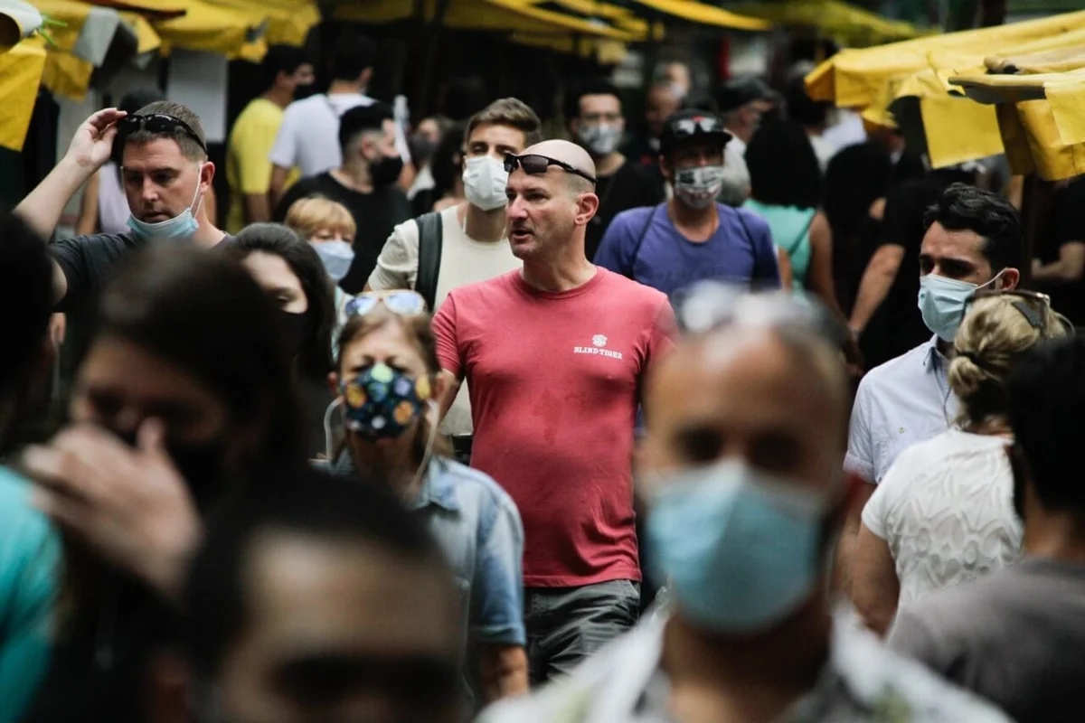 Na avenida Paulista, o movimento de pessoas foi grande nesta tarde. Na avenida Paulista, o movimento de pessoas foi grande nesta tarde.