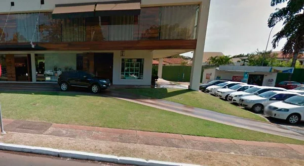 Sofisticação e delicadeza: conheça a nova coleção de Carla Amorim