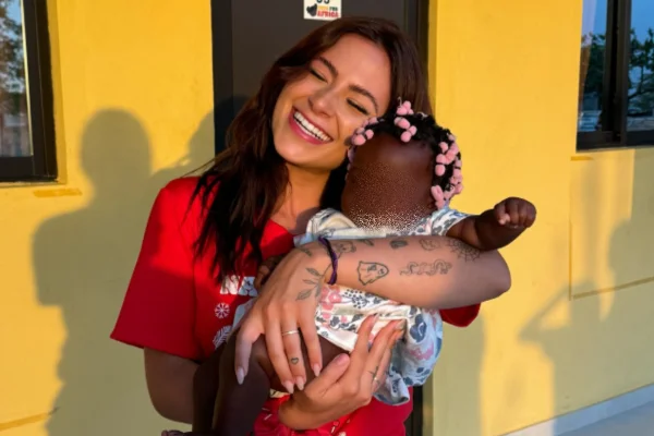 Nathalia Valente se revolta após suspensão de projeto na África