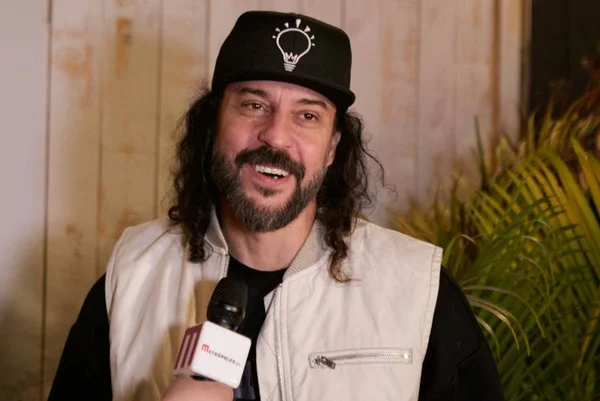 Gabriel O Pensador sobre atualidade de suas rimas: “Pessoas alienadas”