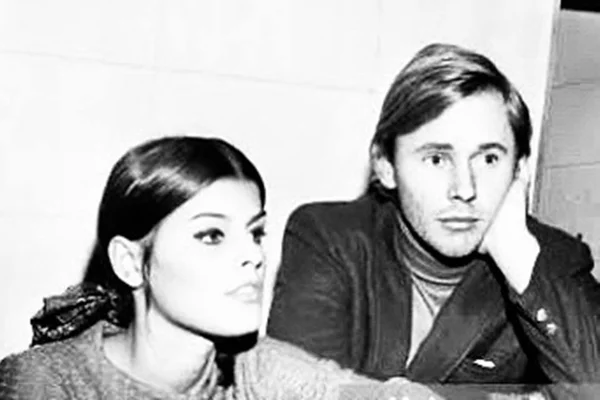 Imagem em preto e Branco mostra Anamaria e MArcos Vale - Metrópoles