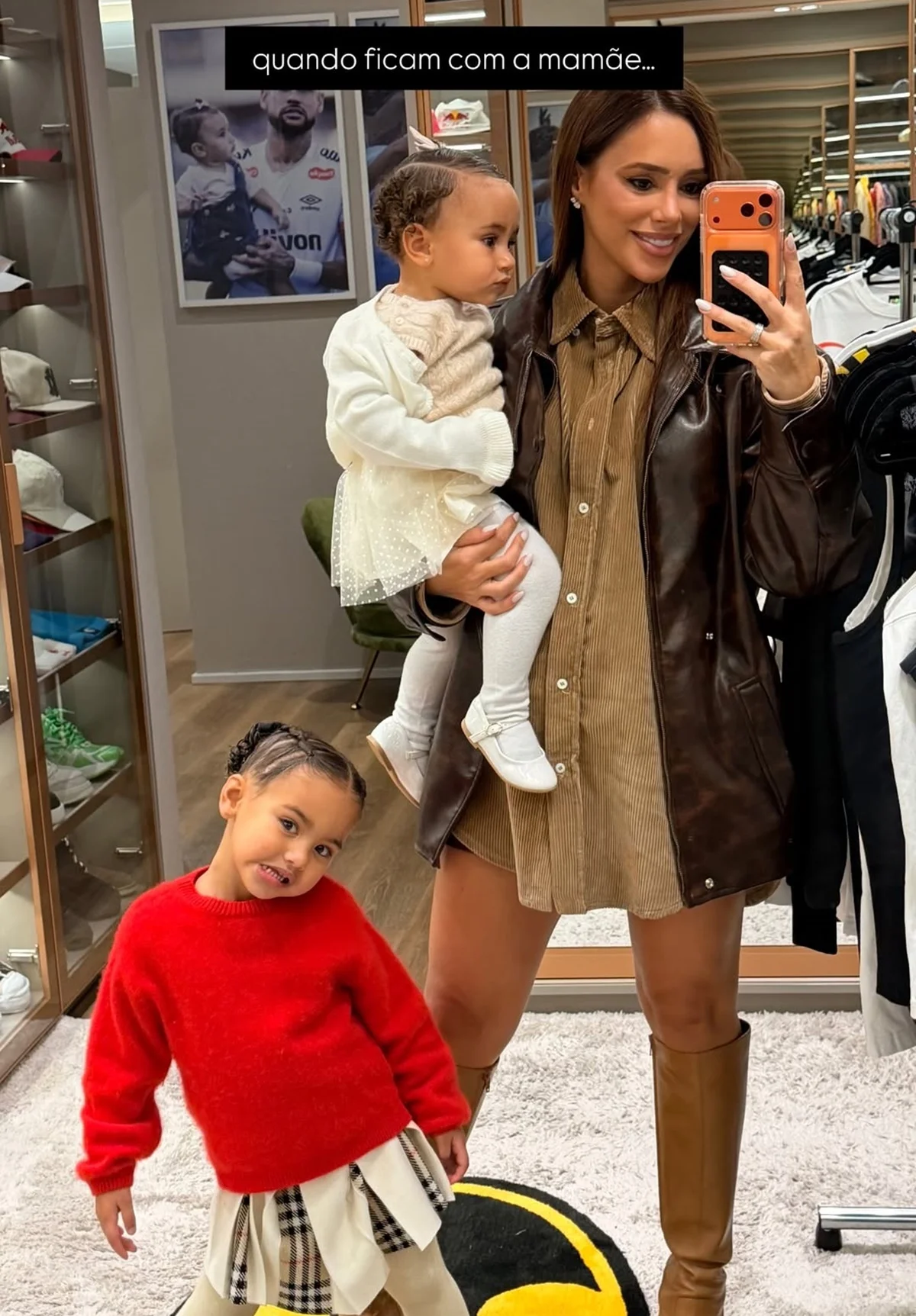 Bruna Biancardi posa com as duas filhas, Mel e Mavie Bruna Biancardi posa com as duas filhas, Mel e Mavie