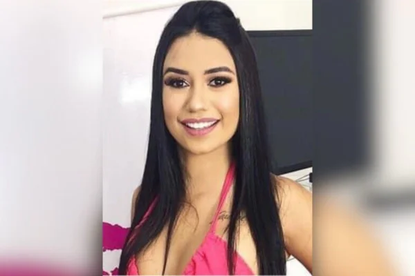 Imagem colorida mostra Rafaela Sampaio Camorim, conhecida como "Princesinha", que fugiu de prisão. Metrópoles