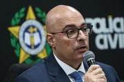 Para Felipe a operação mostrou que as comunidades da Penha e do Alemão se tornaram QG do CV em nível nacional. Marginais de outros estados vêm para o Rio para serem formados aqui e depois voltam para propagar os ensinamentos Para Felipe a operação mostrou que as comunidades da Penha e do Alemão se tornaram QG do CV em nível nacional. Marginais de outros estados vêm para o Rio para serem formados aqui e depois voltam para propagar os ensinamentos