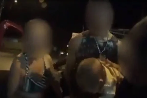 Vídeo: PMs salvam bebê que estava sem respirar no DF
