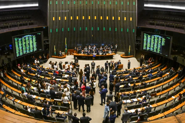 Líderes veem vaga no TCU como moeda para reeleição de Motta - destaque galeria