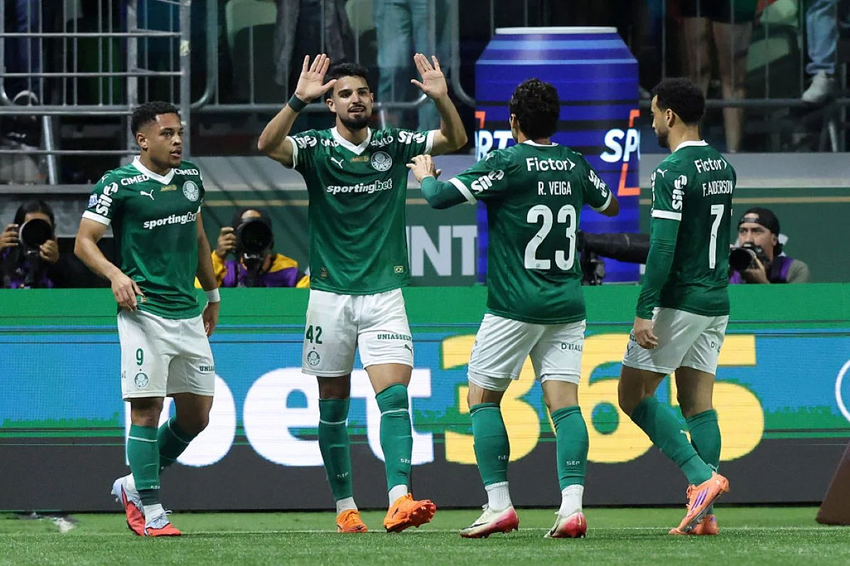 Palmeiras Enfrenta Santos em Duelo Crucial pela Copa do Brasil