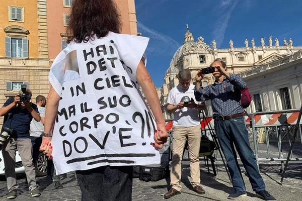 Túmulos vazios do Vaticano aumentam mistério sobre menina desaparecida