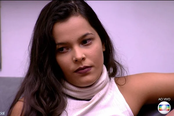 Sem prestígio, Emilly renova com a Globo com salário de subcelebridade