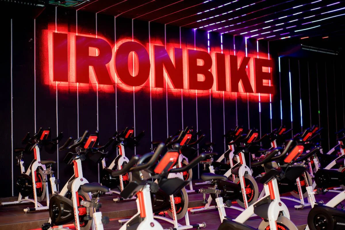A unidade oferece musculação, Hyrox e Bike Indoor A unidade oferece musculação, Hyrox e Bike Indoor