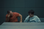  Stephen Graham como Eddie Miller, Owen Cooper como Jamie Miller, em Adolescência