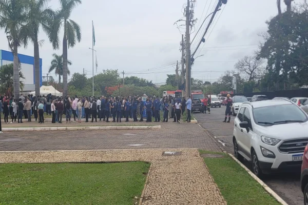 Pessoas reunidas