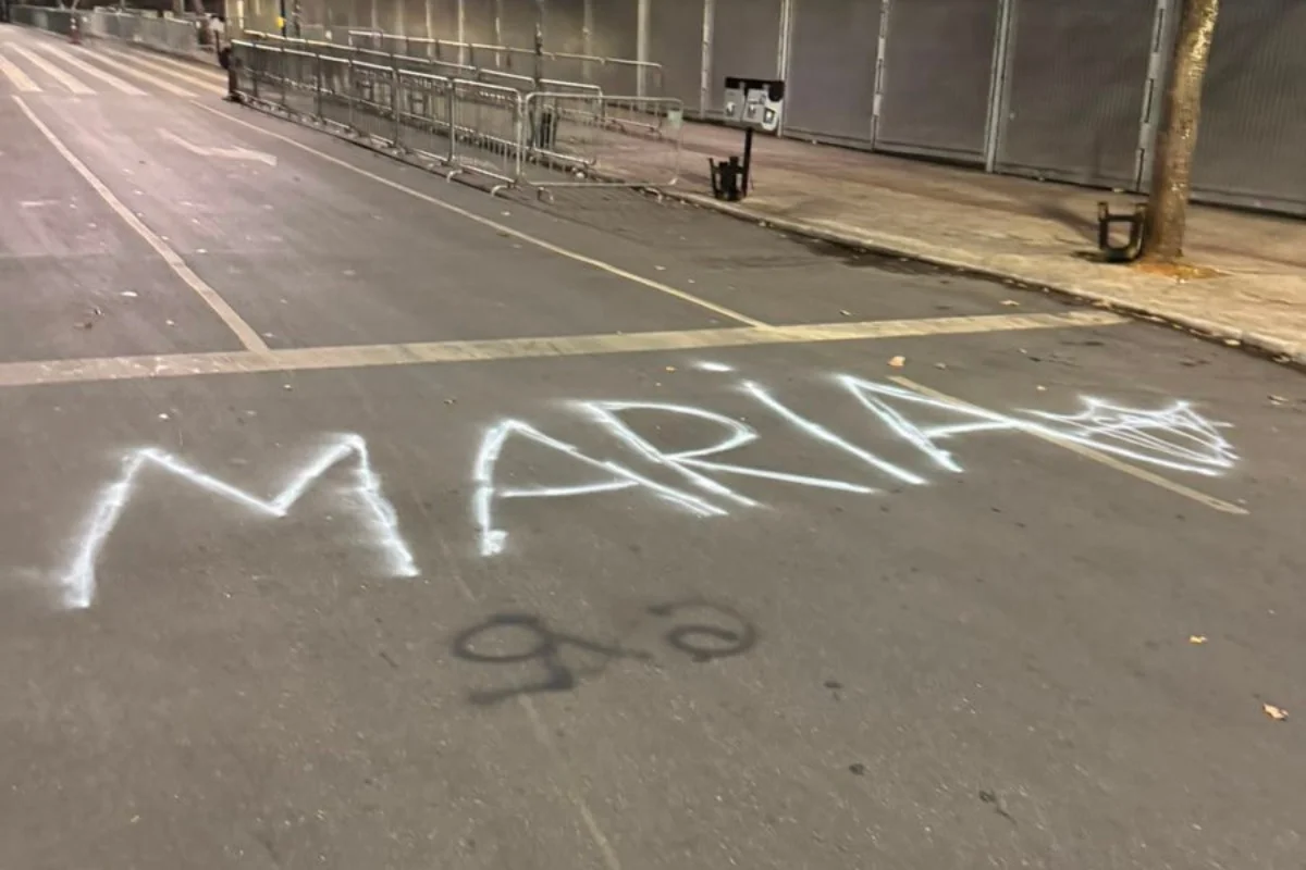 Mineirão é pichado com provocações de torcedores do Galo ao Cruzeiro - imagem 2 Mineirão é pichado com provocações de torcedores do Galo ao Cruzeiro - imagem 2