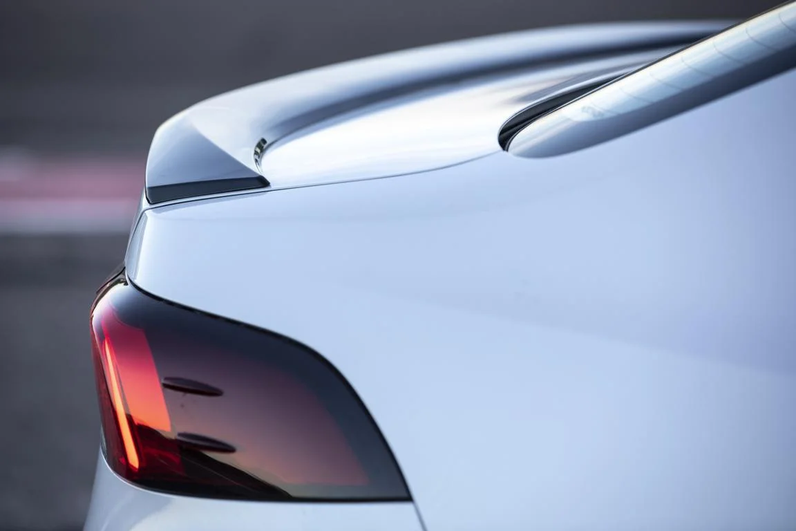 Toyota Corolla ‘esportivo’ GR-S chega às lojas por R$ 152 mil - imagem 7 Toyota Corolla ‘esportivo’ GR-S chega às lojas por R$ 152 mil - imagem 7