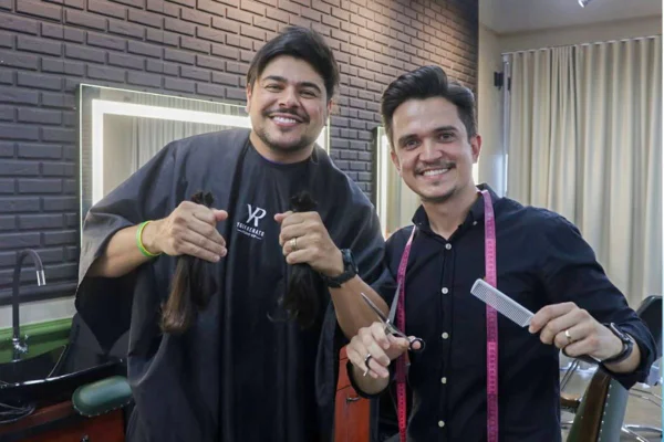 Cristiano, da dupla com Zé Neto, doa cabelo para hospital em SP