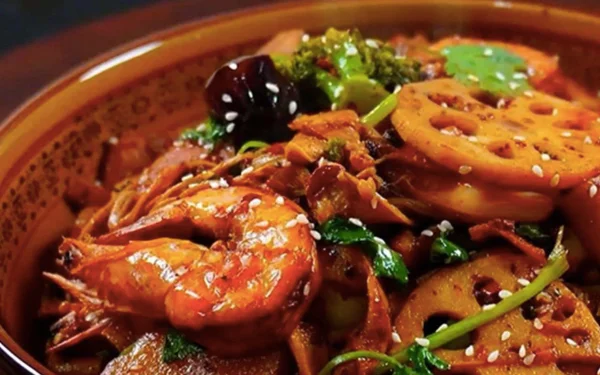 Prato com frutos do mar do restaurante chinês Figueirinha em SP
