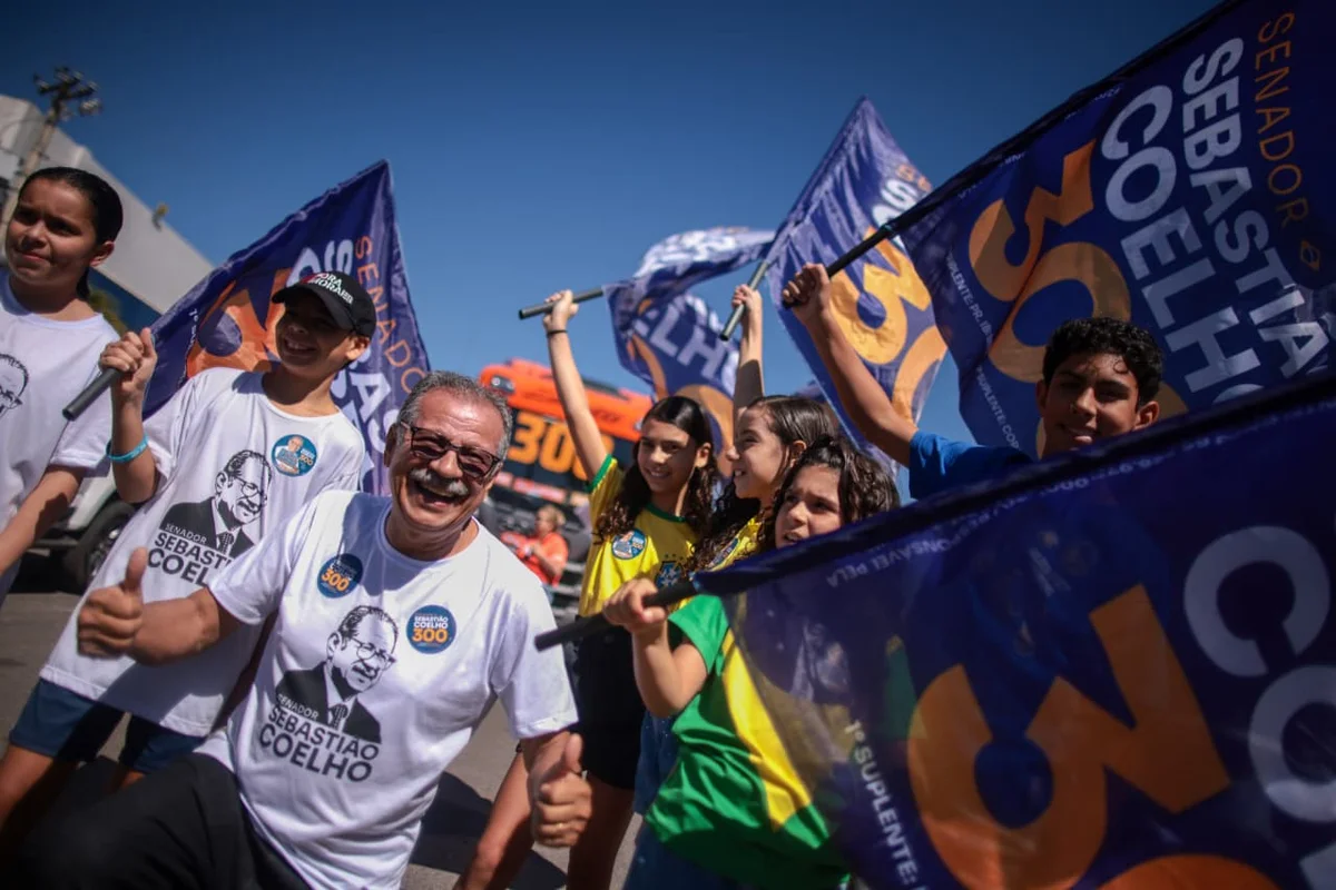 Carreata do candidato ao senador Sebastião Coelho e do candidato ao governo Kiko Caputo no Núcleo Bandeirante
Carreata do candidato ao senador Sebastião Coelho e do candidato ao governo Kiko Caputo no Núcleo Bandeirante