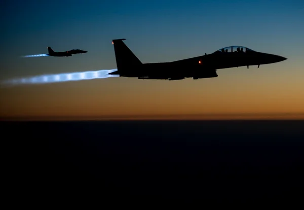 Aviões australianos fazem primeiros bombardeios aéreos na Síria