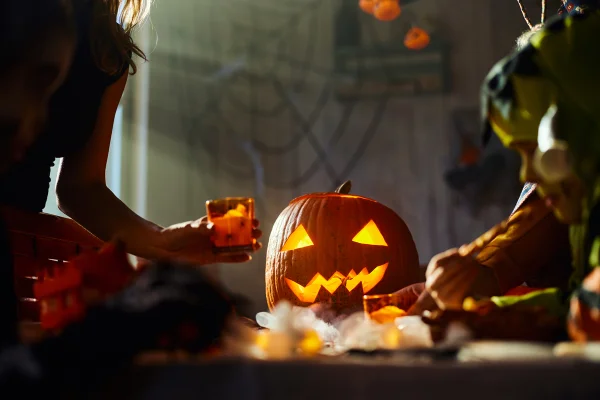 Foto colorida de Halloweeon - Metrópoles