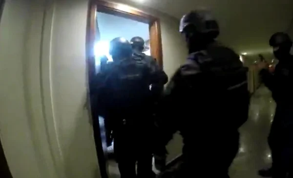 policiais