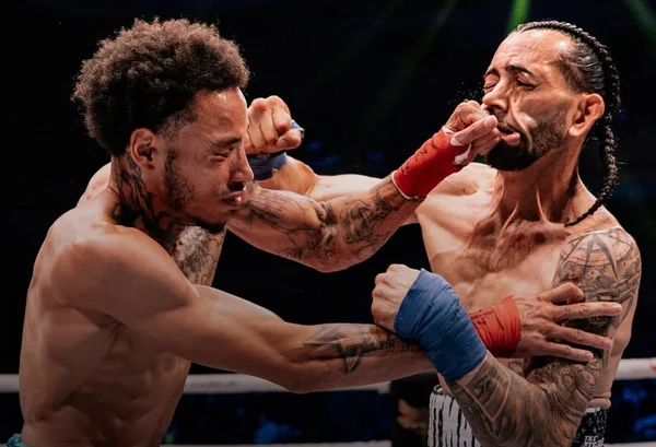 Foto colorida de boxe sem luta - Metrópoles
