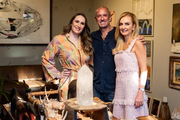 Nat Alckmin e Maria da Graça Miziara recebem joias de Antonio Henrique