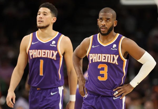 Suns dominam durante toda a partida e arrasam os Hornets por 137 x 106