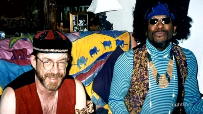 Paul Edmonds, ao lado do marido, Arnie House, na época em que se conheceram e descobriram que tinham ambos o HIV Paul Edmonds, ao lado do marido, Arnie House, na época em que se conheceram e descobriram que tinham ambos o HIV