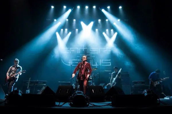 Foto colorida de banda Camisa de Vênus - Metrópoles